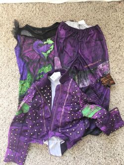 Descendants 2 costume size 10-12