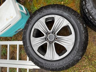 Toyota wheels and AT tires 255/60R18