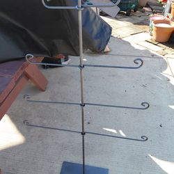 Metal vintages jewelry holder