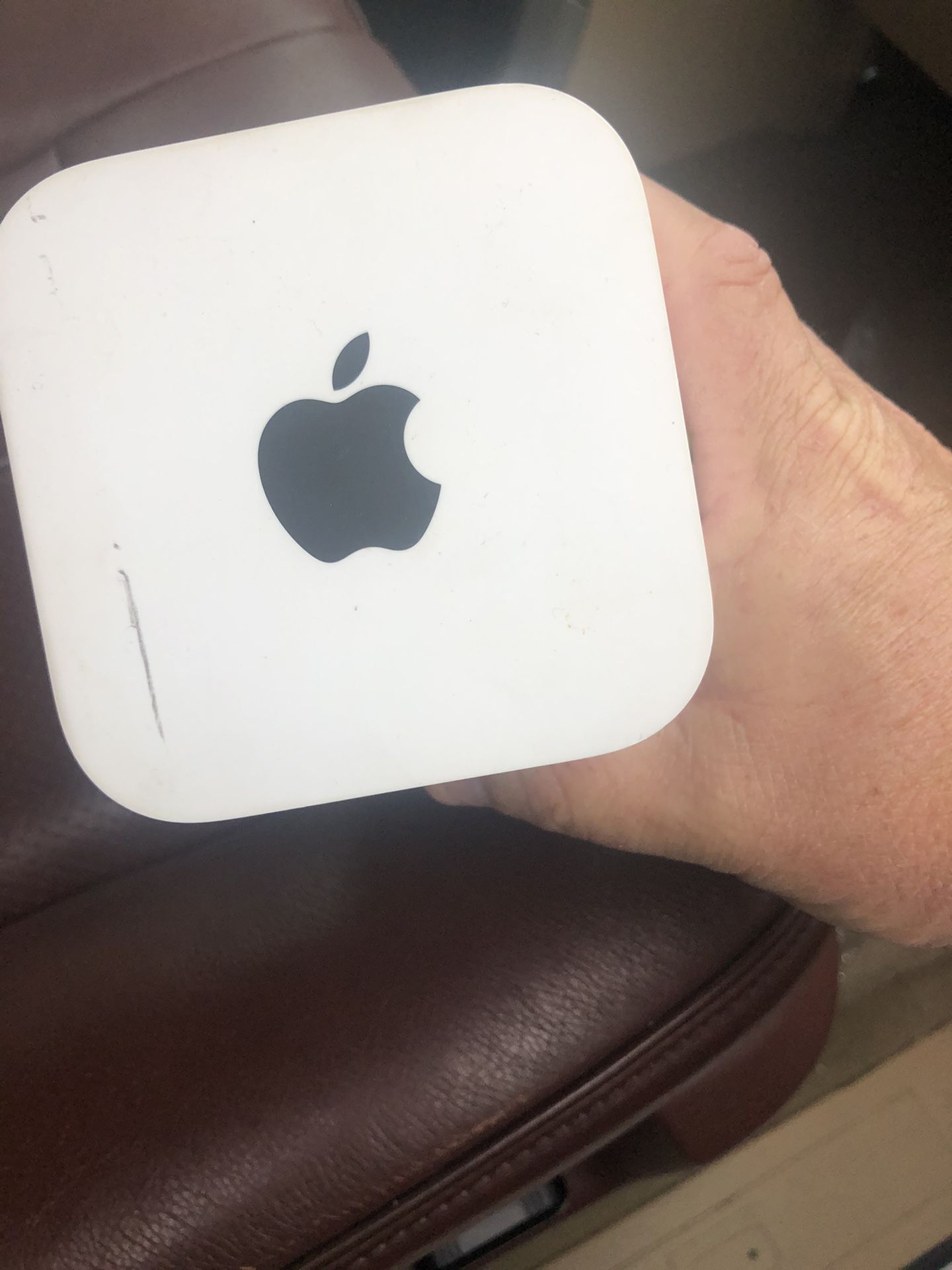 Apple AirPort Extreme router. Works great