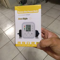 Electronic Blood Pressure Monitor 