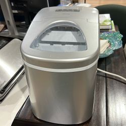 Ice Maker Perfect Working Condition