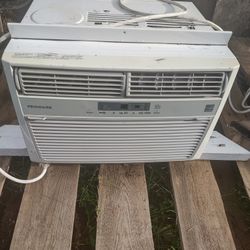 Frigidaire AC Window Unit BTU -6000