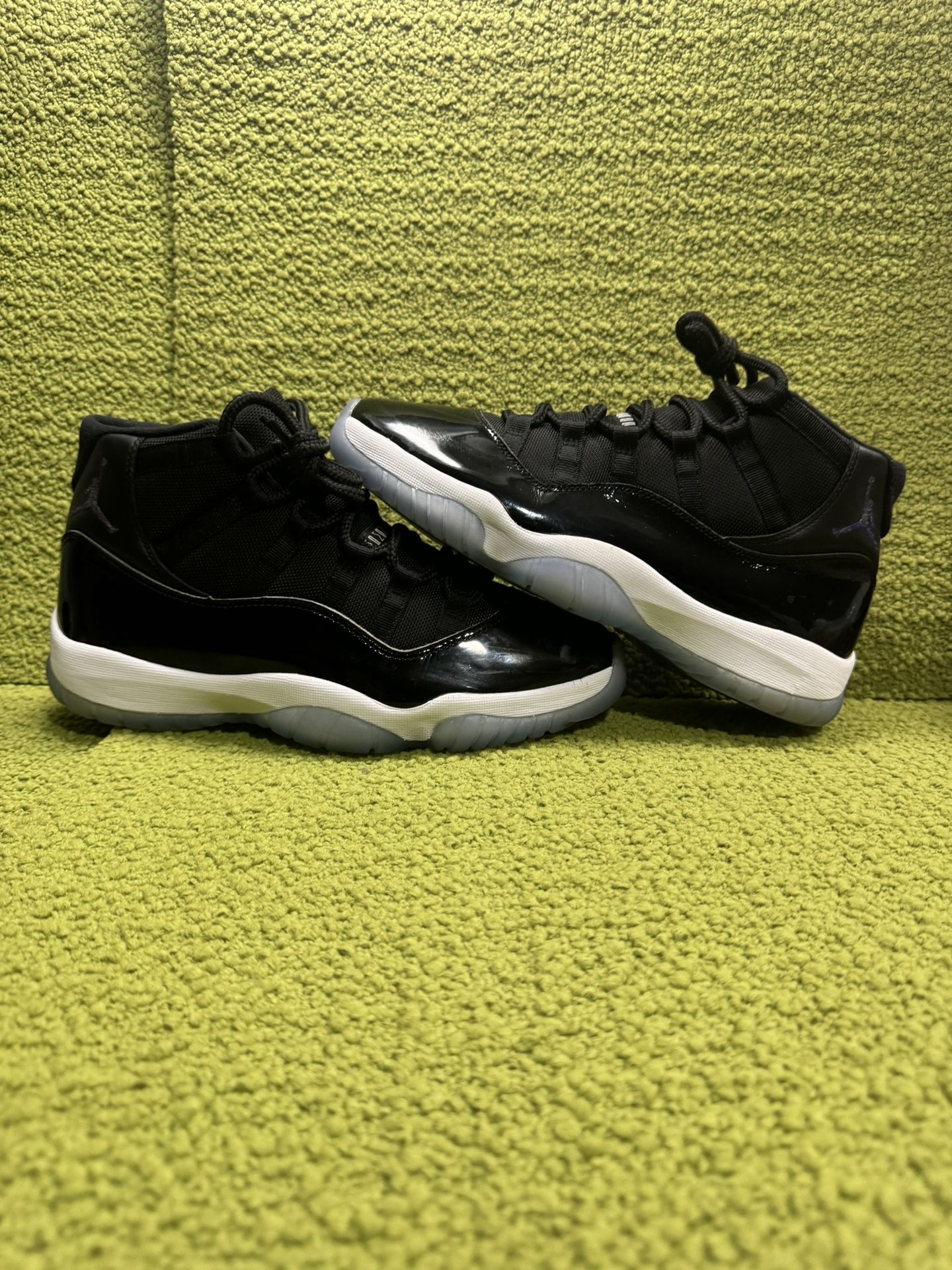 Jordan 11 Space Jam Size 9.5M