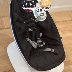 4moms mamaRoo Multi-Motion Baby Swing Smart Connectivity Black