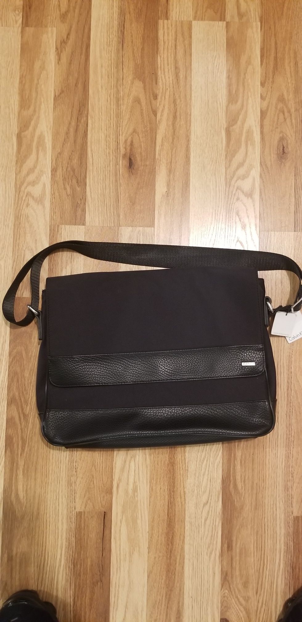 Calvin Klein Messenger Bag