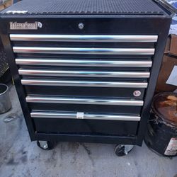International 7 Drawers Tool Box.