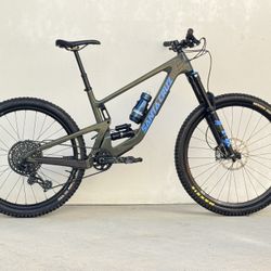 Like NEW Santa Cruz Bronson C Carbon Mullet (29*27.5) Full Suspension Mountain Bike. LARGE. SRAM GX EAGLE 12sp. Carbon Tharsis 3five Handlebar. 