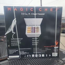 New Magic chef 7.0 cubic feet deep freezer, shipping dent , see pictures 