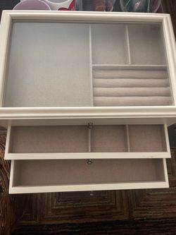 Jewelry organizer