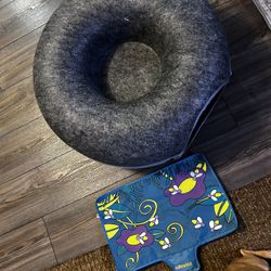 Cat donut and light up interaction toy