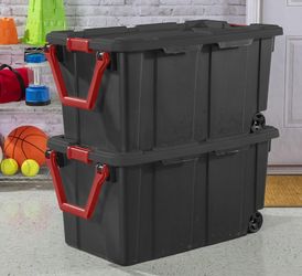 (4) Sterlite 40Gal Industrial Totes
(2) Has Lids, (2) Don't Have Lids
(PRICE IS FIRM)