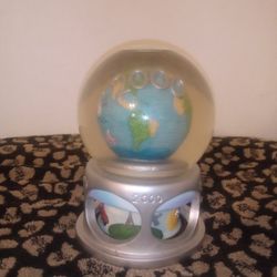 Exclusively for you Musical snow globe