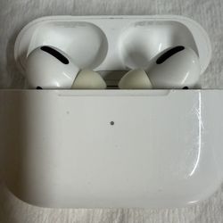Apple AirPods Pro 1st gen with noise cancellation