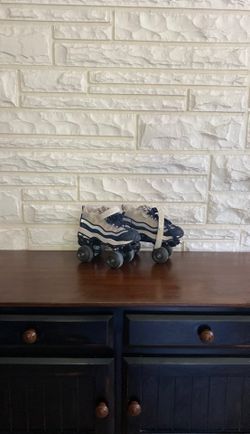 Sketchers roller skates size 5.5