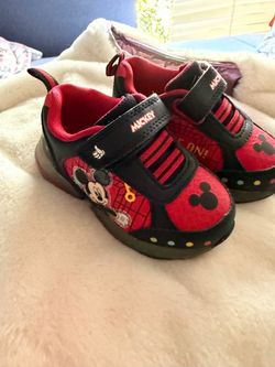 Mickey Mouse Toddler Light-Up Sneakers size 5