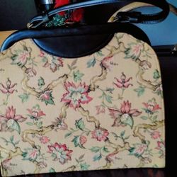 Hermosa Cartera Negra Diseño Floral 