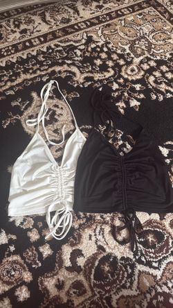 Ribbed black and white cropped top