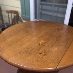 First Come First Serve! Great Deal ✨ 7th Avenue Table Set — Stylish & Durable (Cash Only)