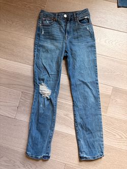Medium Wash Distressed Straight Leg Jeans