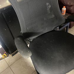 Ergonomic Black Mesh Office Chair with Armrests