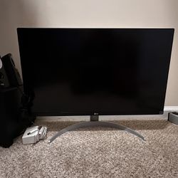 LG 27” 4k Monitor With Logitech Speakers 