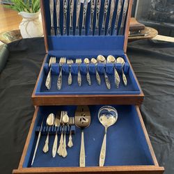 Vintage Oneida Rose Community Stainless Pre-owned 