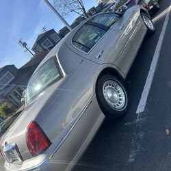 2000 Lincoln Town Car