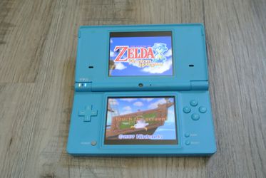 Nintendo DSi Ice Blue Handheld System w/ Charger