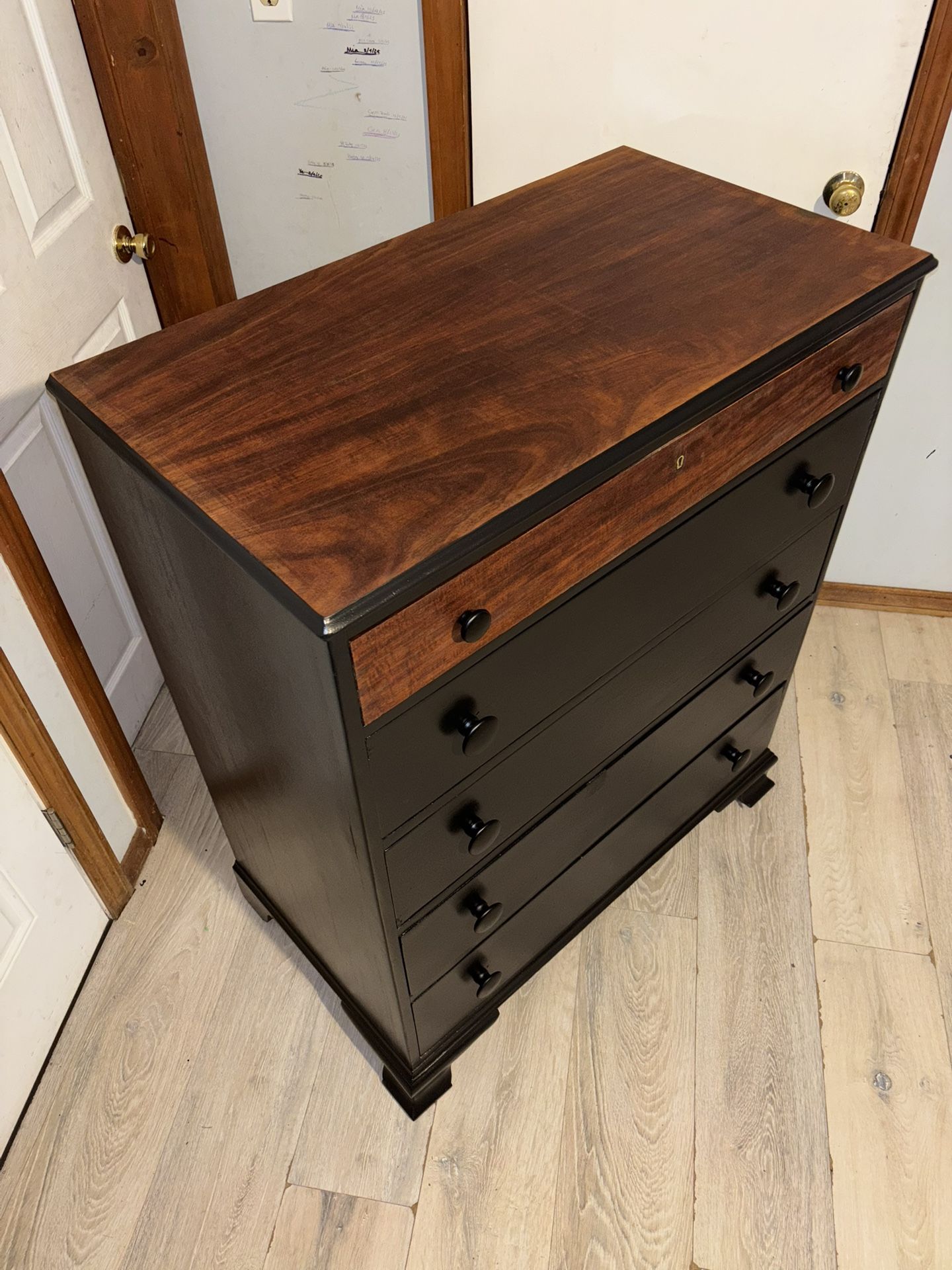 Beautiful 5 Drawer Dresser