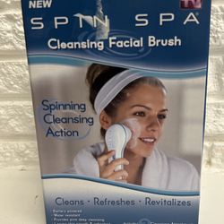 Spin Spa Cleansing Facial Brush - With 2 Cleansing Attachments 