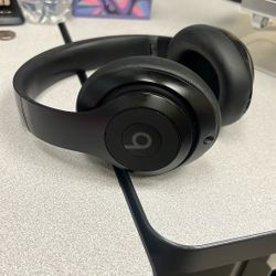 Beats Studio Pro A2924