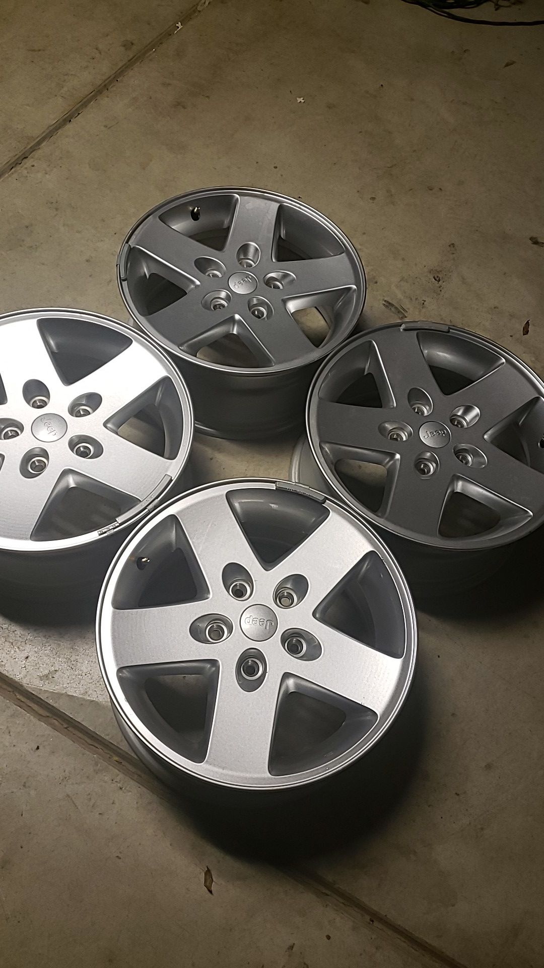 OEM jeep 17 rims