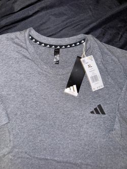 Men’s XL Adidas Tshirt