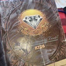 Kids Size 9 Boots white Diamond 