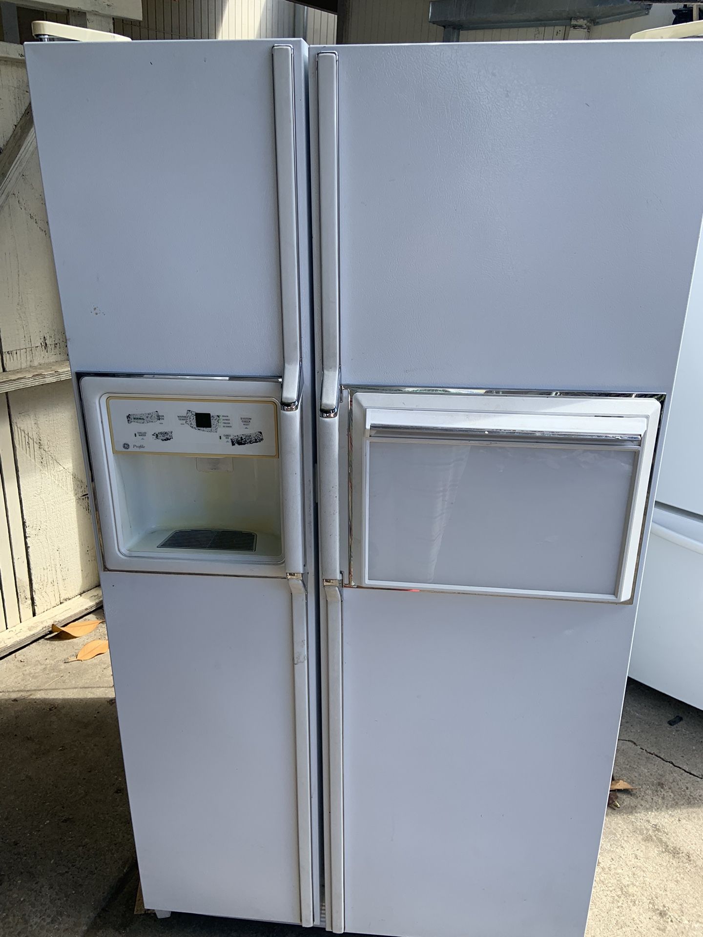 π GE Profile Refrigerator - Model TFX27PF/TFT27PF - Excellent Condition! π