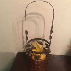 Wine Metal/wicker Basket