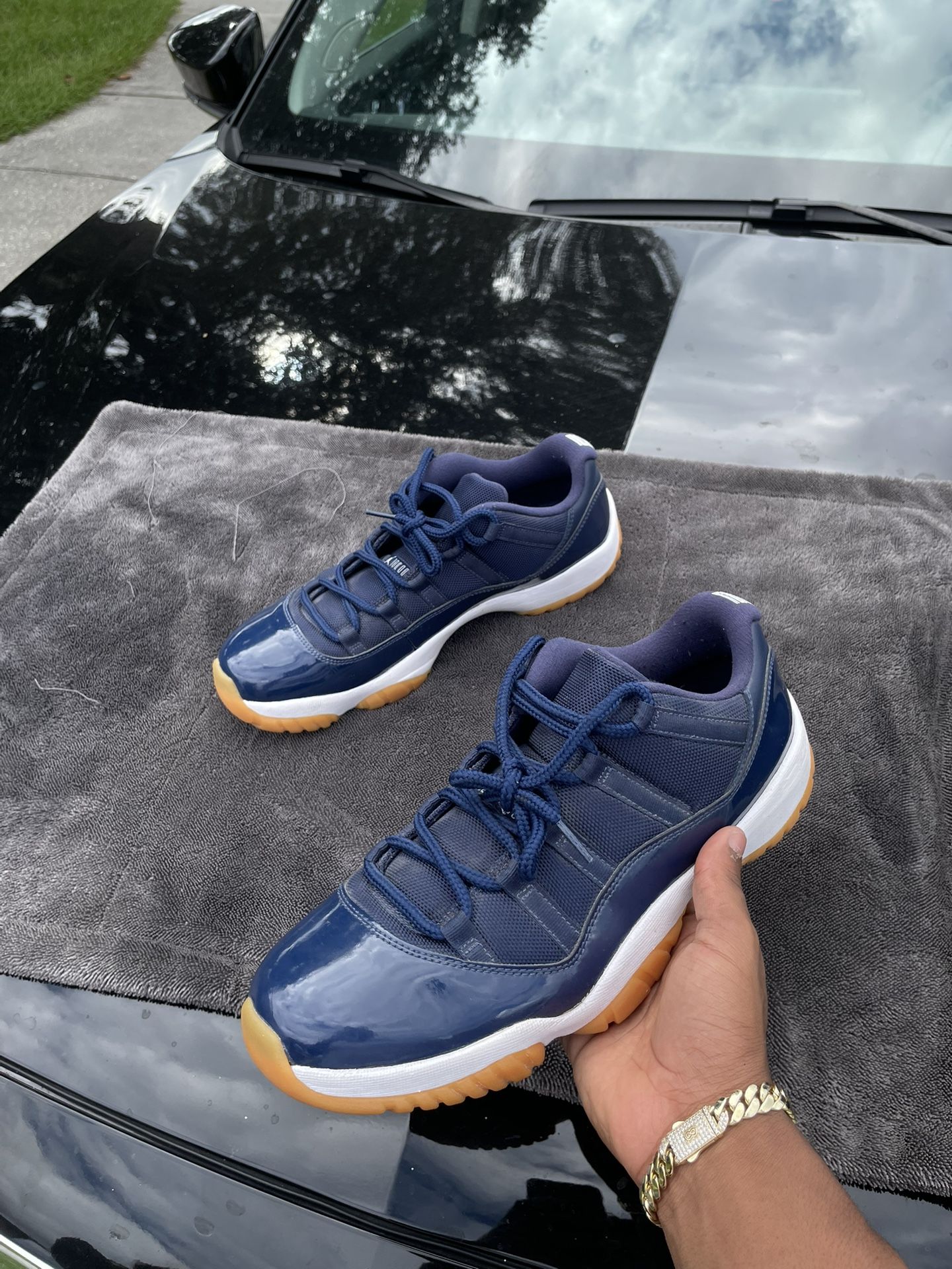 JORDAN 11 RETRO LOW ‘NAVY GUM’