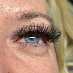 Full set Eye Lashes !!