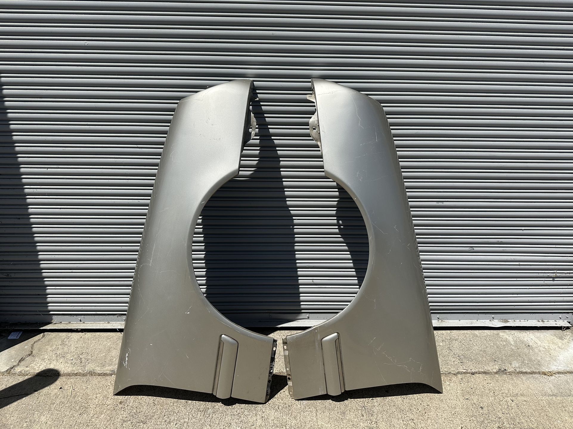 1(contact info removed) Mercedes E300D E320 Left & Right Fender