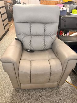 Handicap Leather Lift Recliner Chair