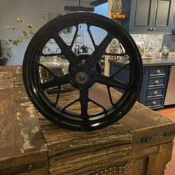 Harley Davidson 18” Rear Wheel RSD Hutch