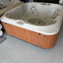  Jacuzzi J-345 Hot Tub 