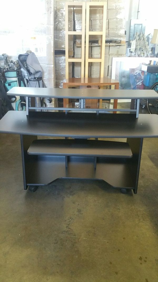 Omnirax Presto 4 Studio Audio Desk Black Retails 700 For Sale In