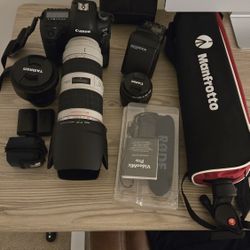 Canon 5D Mark IV DSLR Camera Kit w/ 70-200mm f/2.8L IS II, Grip, Extras