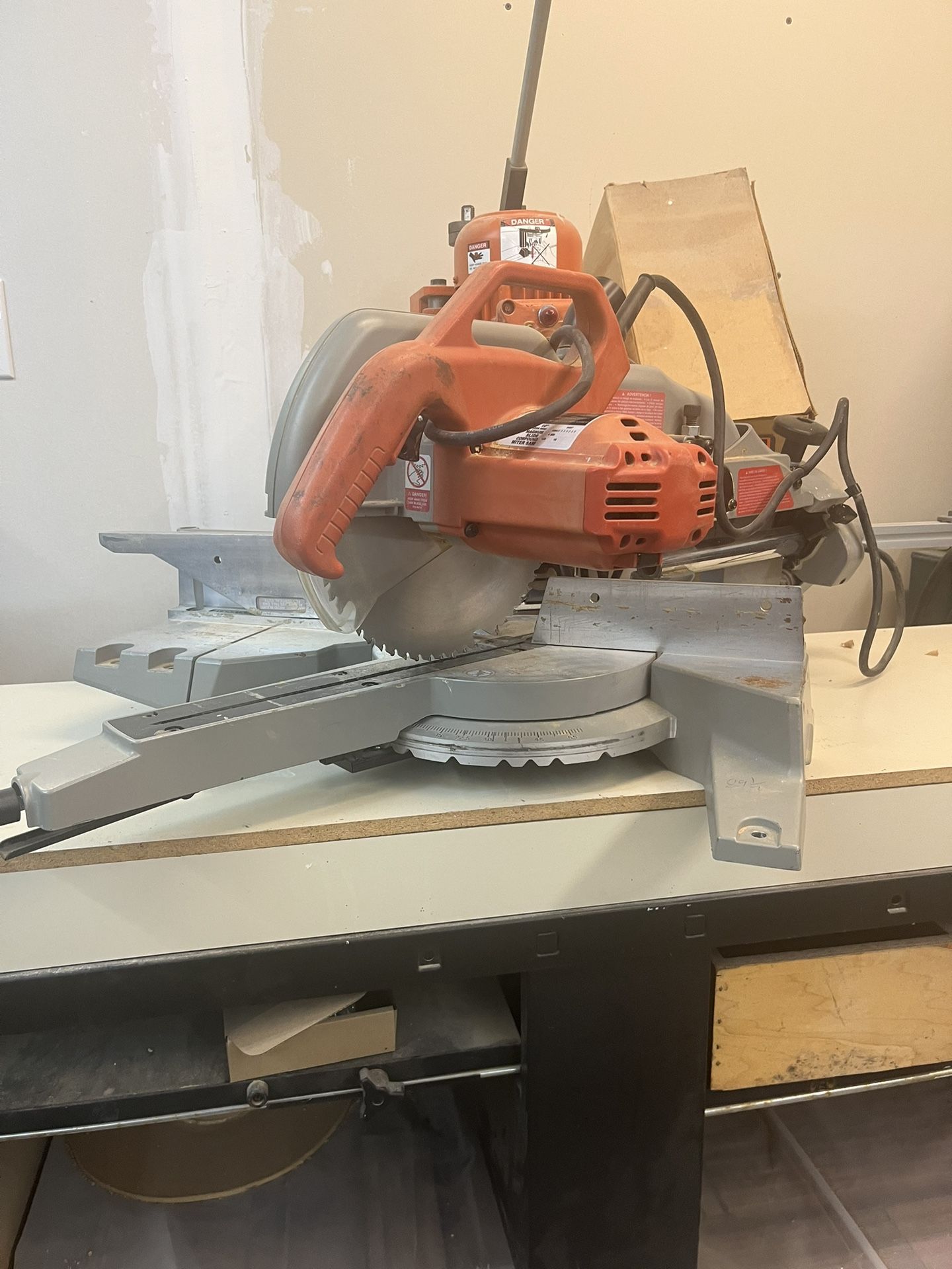 Milwaukee Sliding Miter Saw