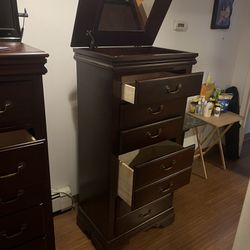 3 Piece Dresser Set - Mint Condition 