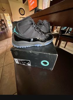 Jordan’s retro 11s Size 1y