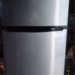 Galanz Mini Refrigerator For Sale With Delivery 