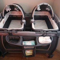 Twin Bassinet Play Pin